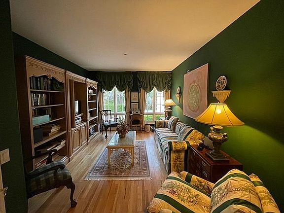 Office/Library Space 