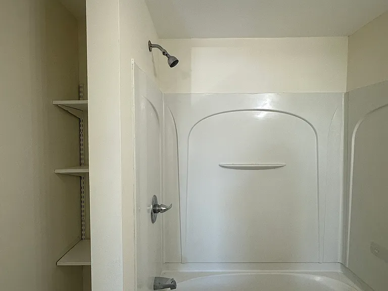 42 Jefferson Ave — Photo 4