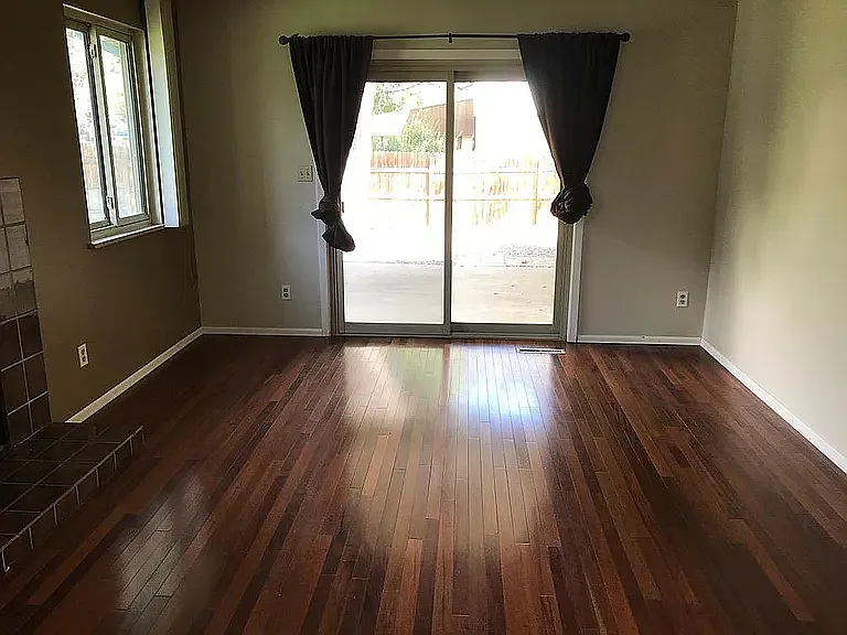 1749 S Flower St — Photo 5
