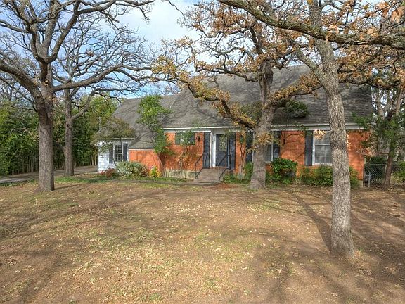 2nd image of 1007 Hopkins Dr