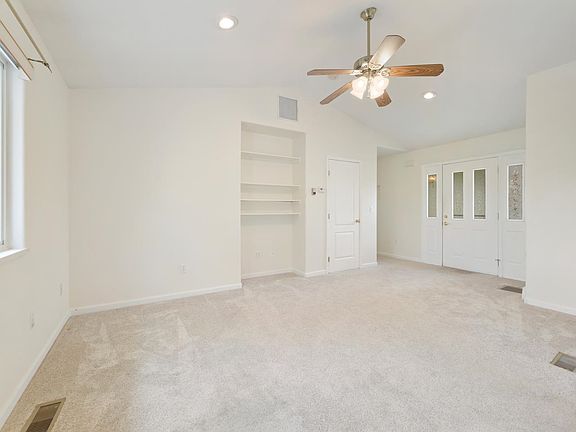 5th image of 3022 N Moorland Cir