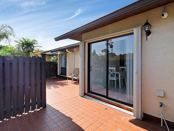 3rd image of 621 Sea Pine Way #I