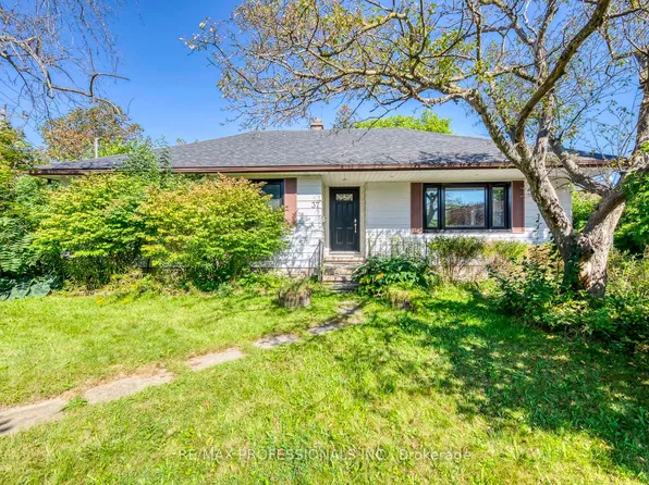 37 McLaughlin Rd N, Brampton, ON L6X 1Y9