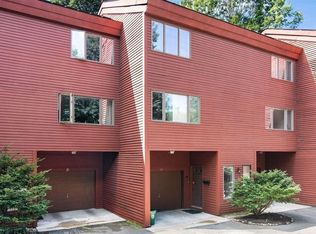 17 Robin Way, Brattleboro, VT 05301