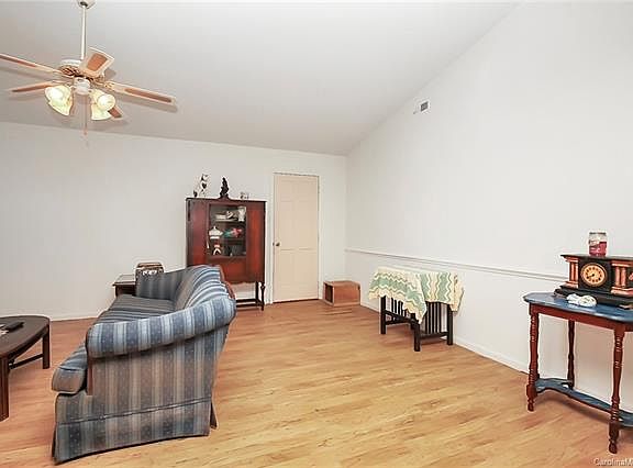 5th image of 1031 Conestoga Dr
