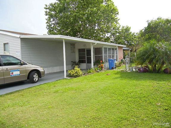 NICE SIZE FRONT YARD