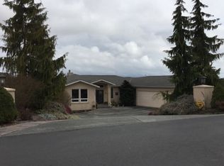187 Glacier Peak Dr, Camano Island, WA 98282