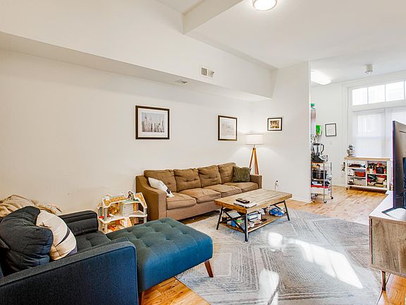 4th image of 1204 Pine St APT 1