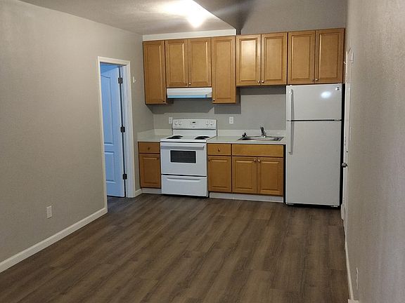 5th image of 530 N San Joaquin St APT 2