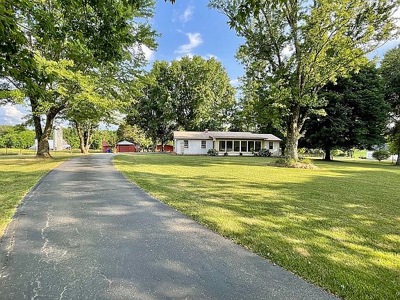 2nd image of 78 Lakewood Dr E
