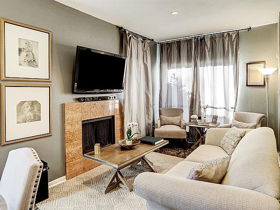 3rd image of 1829 Augusta Dr APT 32