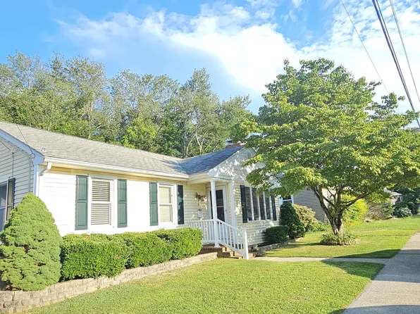 54 Woodrow Avenue, Norwich, CT 06360