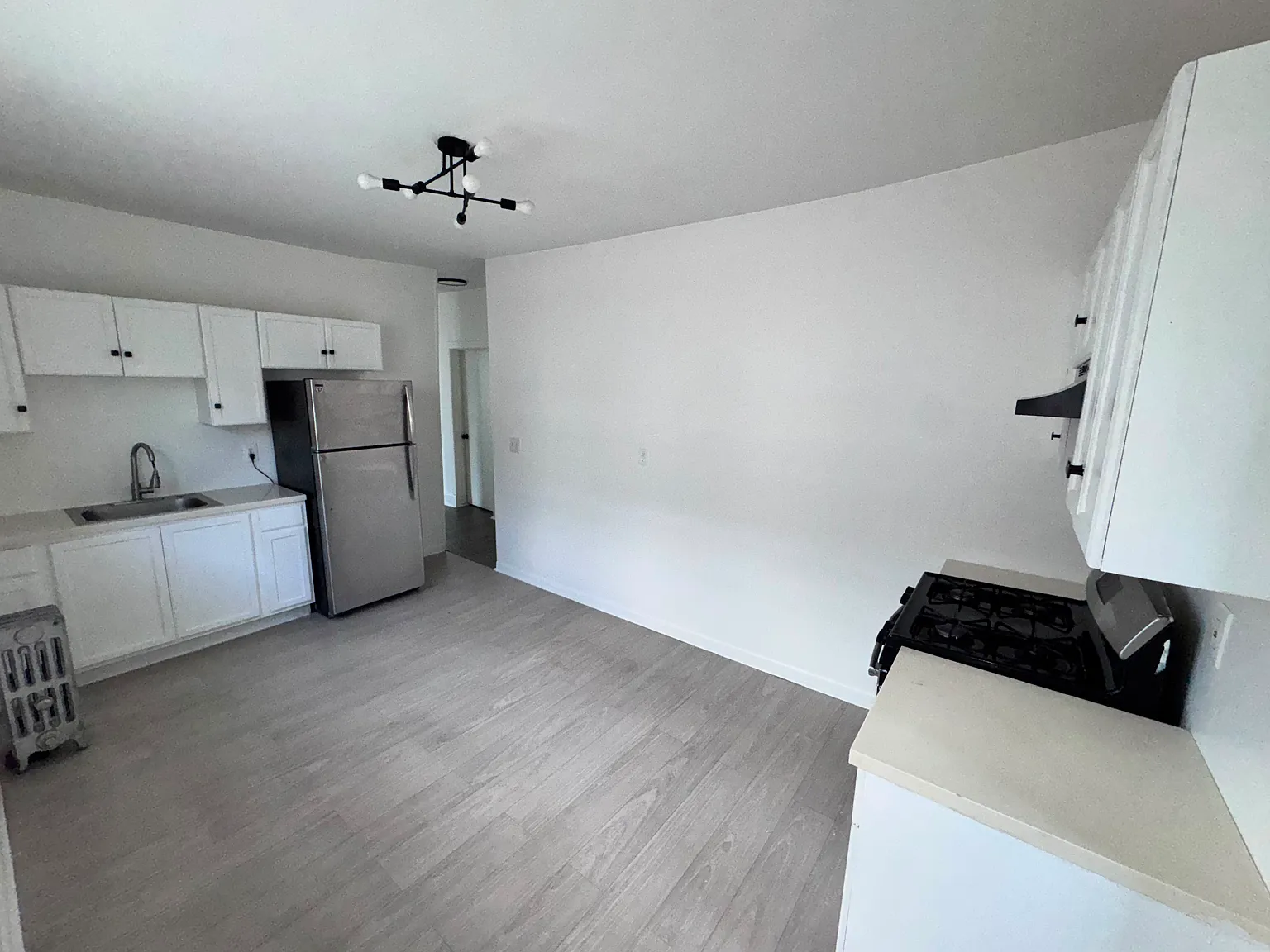 4 bed, $2,550 — Photo 4