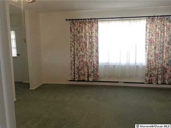 5th image of 497 Thornbury Court #A