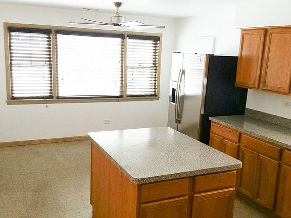 4th image of 2315 Collins St APT 3