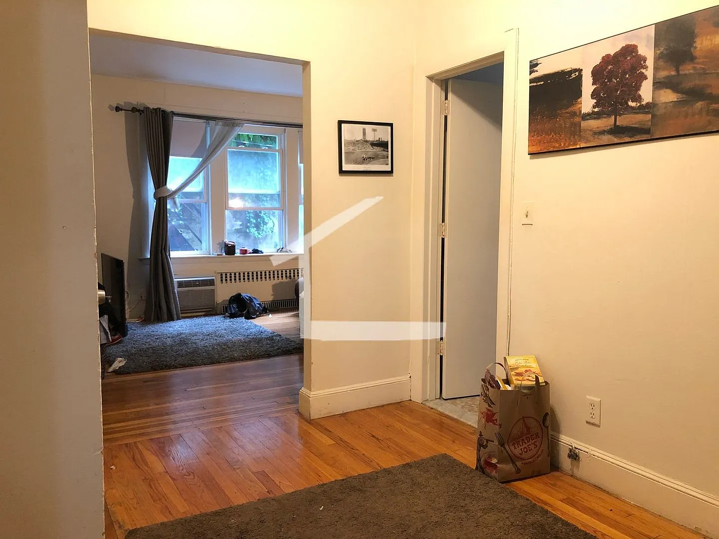 Steps from The T Stop. 2 Full Bathrooms. Elevator, Laundry on a Site, Parking for Rent — Photo 1