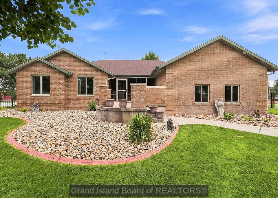 1st image of 2807 N Engleman Rd
