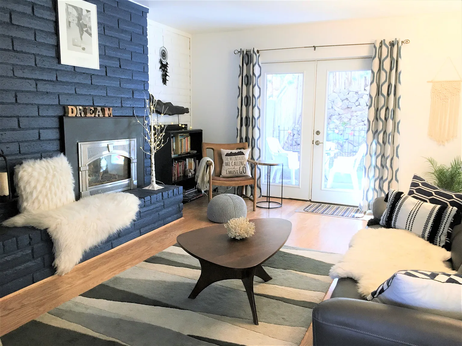 2 bed, 1.5 bath, 1140 sqft, $2,400 — Photo 2