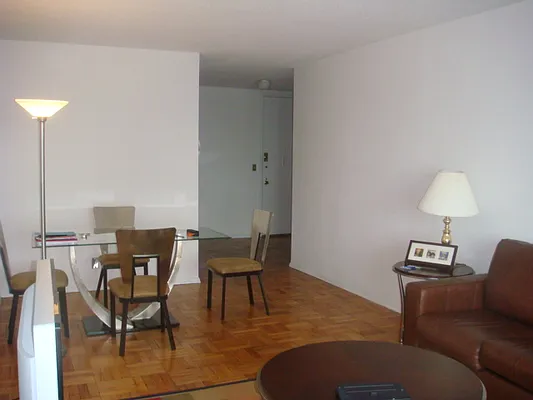 Rented by Luxury Property Group | media 23