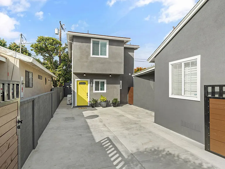535 Wilson Ave #A — Photo 2