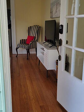 5th image of 2810 COLLEGE Street