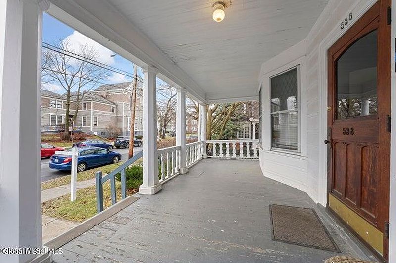 4th image of 538 Myrtle Avenue