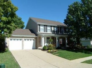 761 Strafford Ridge Dr, Ballwin, MO 63021