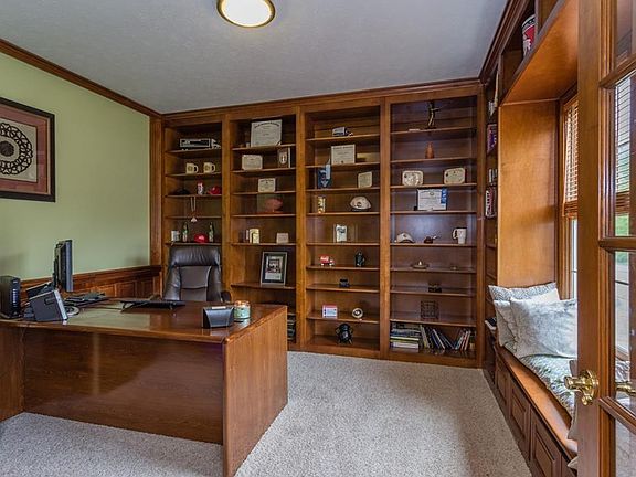 2nd image of 7105 Royal Oakland Dr