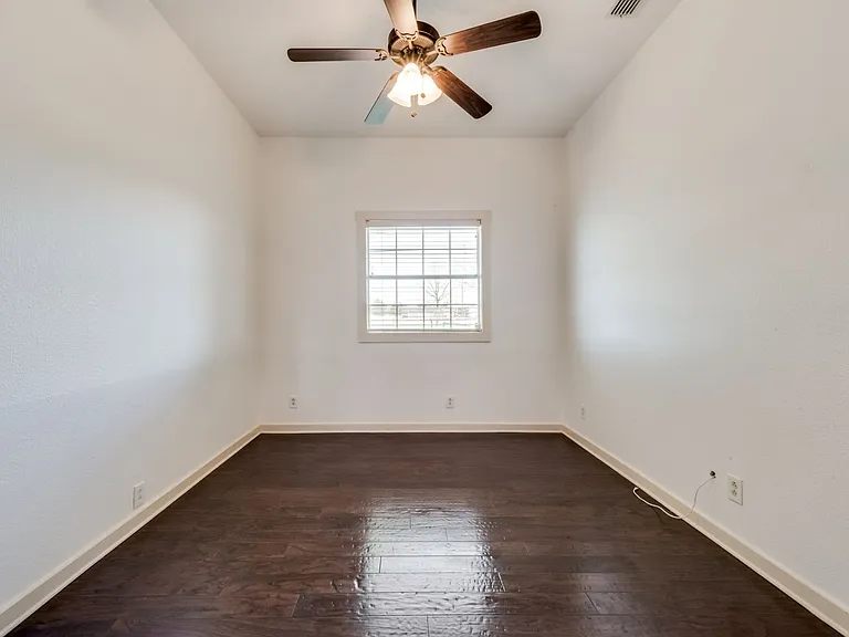 5893 FM 1827 — Photo 16