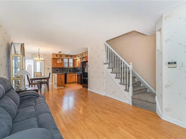 326 Bay 14th Street image 5 of 36