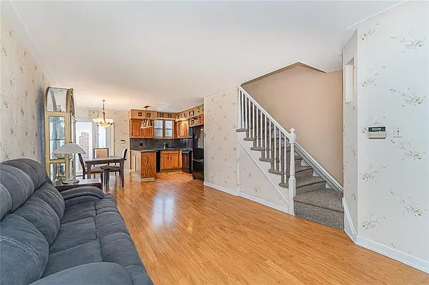 Sold by Remax Real Estate Professionals | media 5