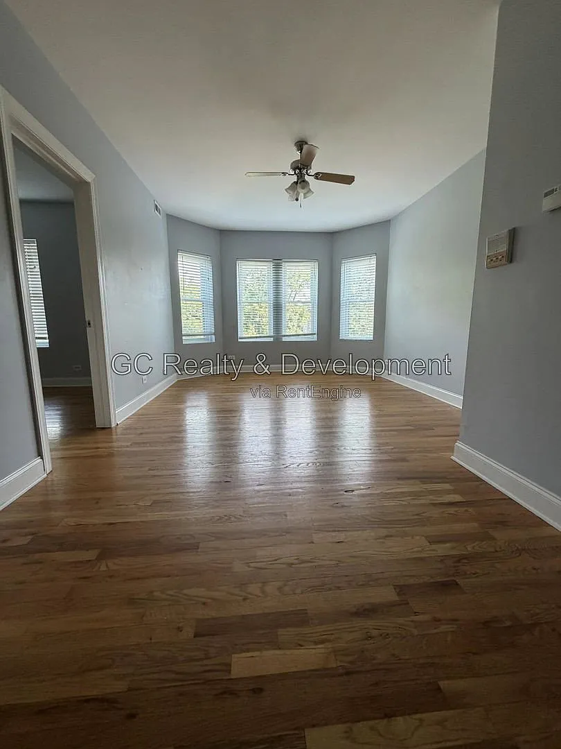 2 bed, 2.0 bath, 1000 sqft, $2,095 — Photo 3