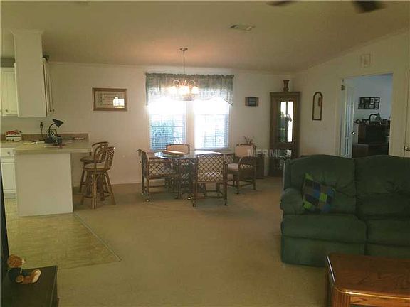 3rd image of 741 Holiday Dr