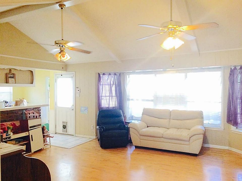1st image of 6034 Greenmont Dr