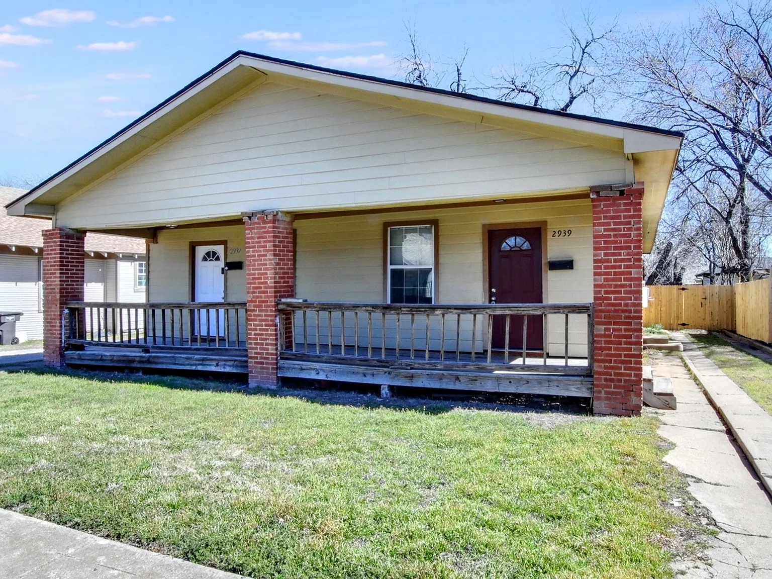 2937 S Adams St — Photo 1