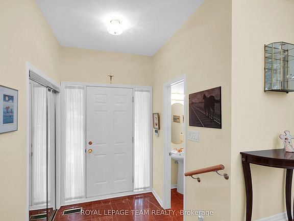 3rd image of 550B Queen Elizabeth Driveway