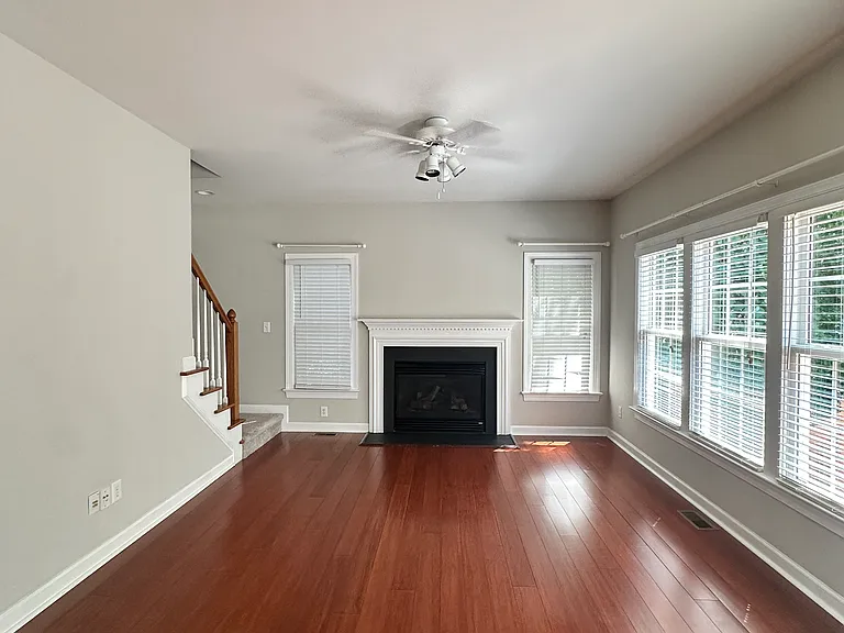 717 Bluffcreek Dr — Photo 9
