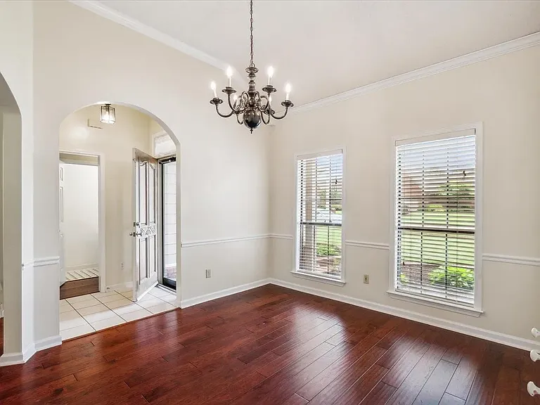 Screenshot 2025-10-21 at 13-48-39 6330 Eagle Valley Cv Bartlett TN 38135 Zillow_10212025