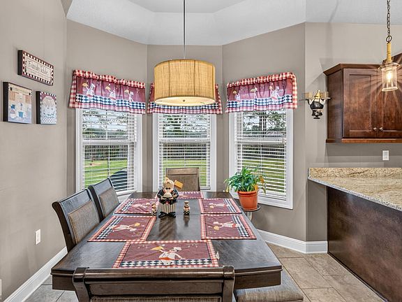 4th image of 5232 Julia Ln