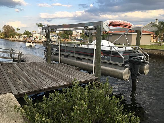 3rd image of 6600 Boatyard Dr
