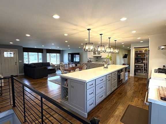 4th image of 7686 S Mountain Estates Dr