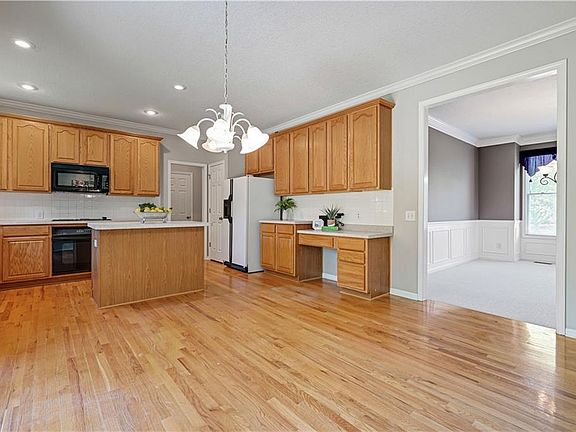 5th image of 12462 Rosehill St