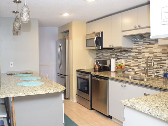 3rd image of 205 E Grand Ave APT 3B