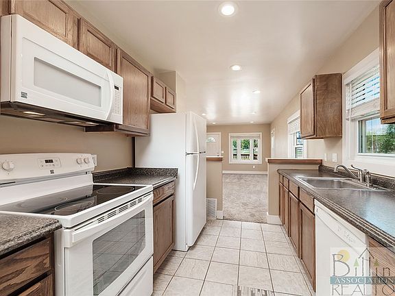 3rd image of 316 Grand Ave