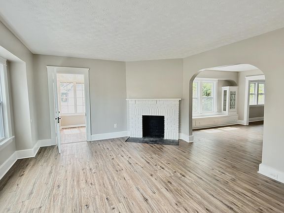 2nd image of 2644 Idlewood Rd #2