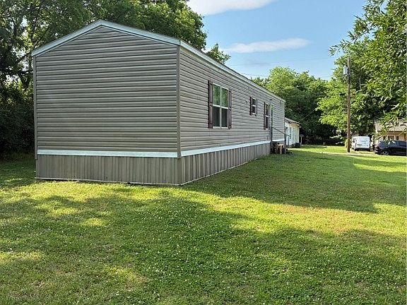 2nd image of 505 Rosettie Ave