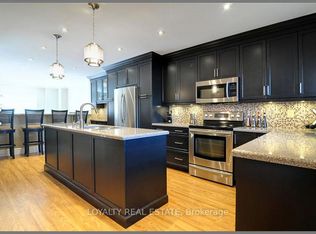 33 Sprucedale Way, Whitby, ON L1N9T9