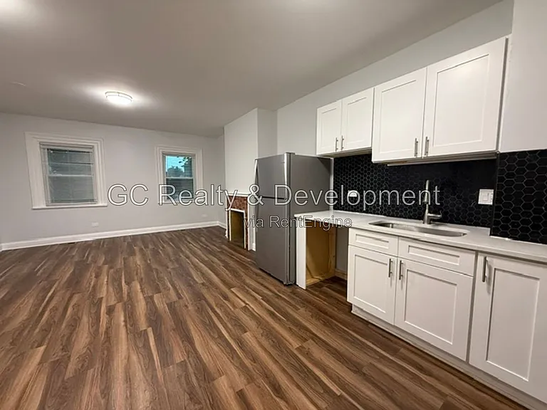 78 Pine Ave #2 — Photo 2