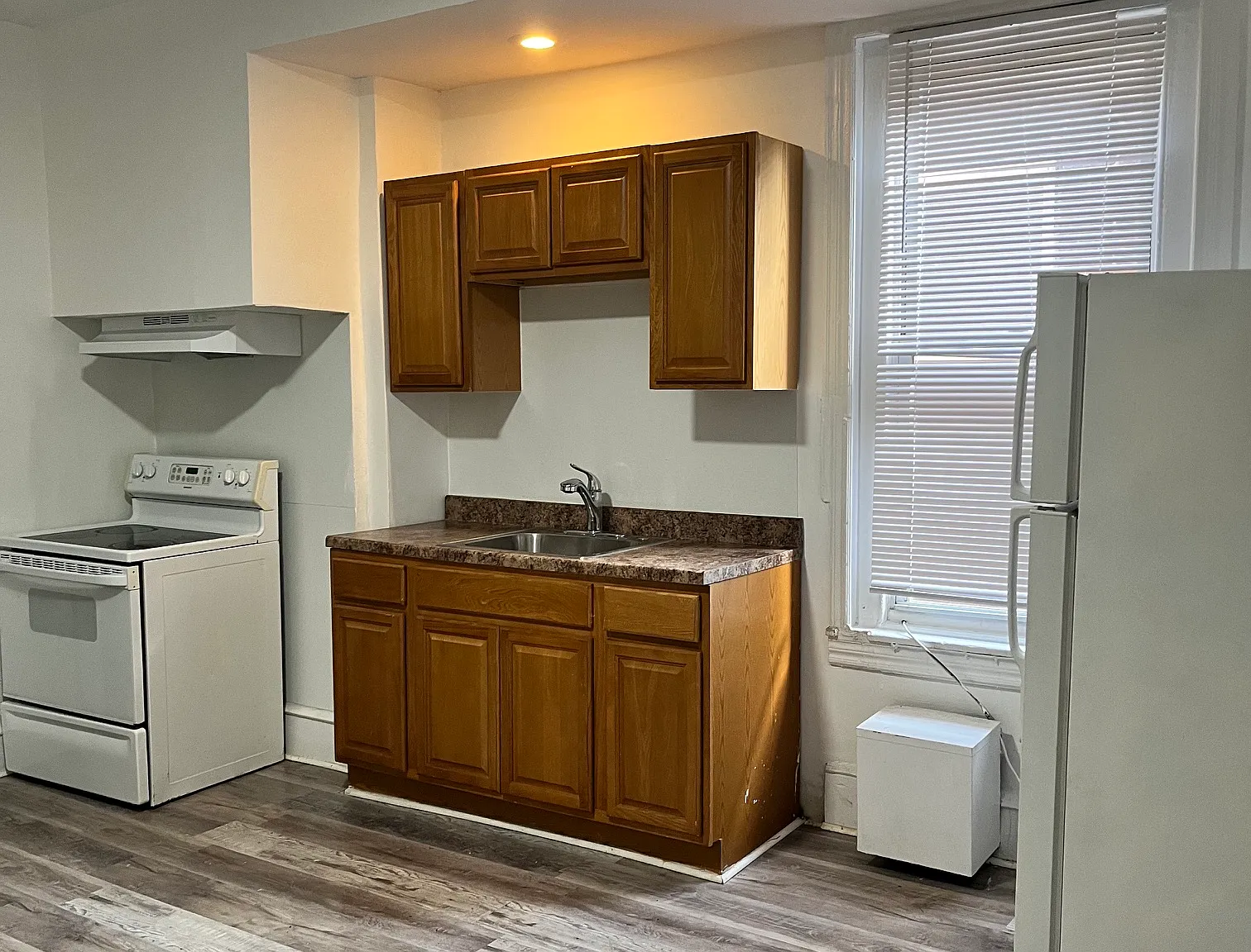 1 bed, 1000 sqft, $1,025 — Photo 2