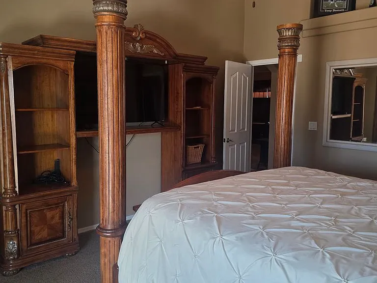 2121 E Desert Lakes Dr — Photo 28